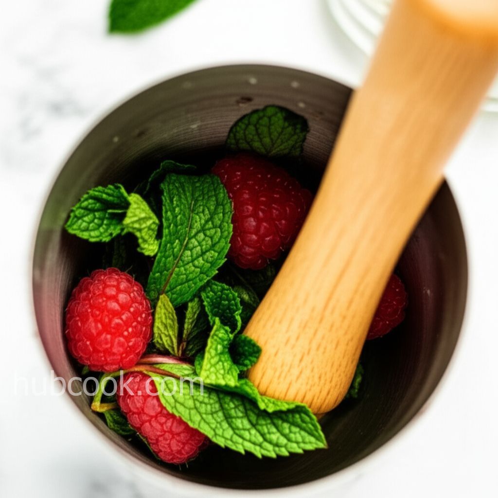 Fresh Raspberry Mojito